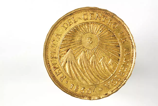 2 ESCUDOS
