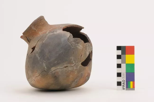 Botella (arqueológica y etnográfica)