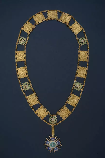 Collar Orden del Quetzal otorgada a Carlos Ibáñez del Campo