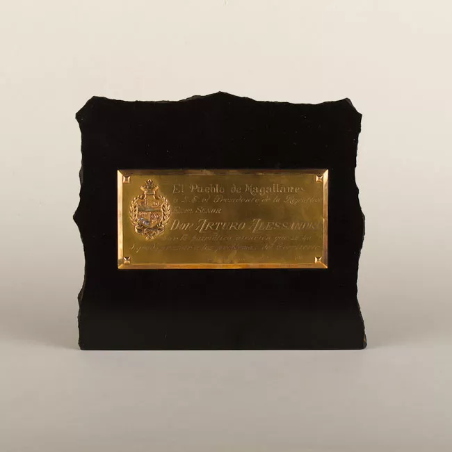 Placa conmemorativa al Presidente Arturo Alessandri Palma del Pueblo de Magallanes