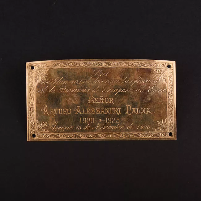 Placa conmemorativa al Presidente Arturo Alessandri Palma los alumnos Escuelas Fiscales