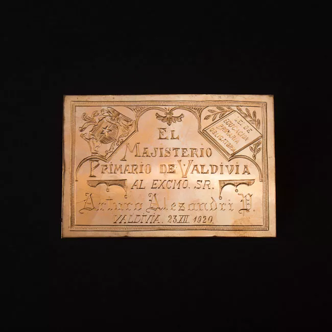 Placa conmemorativa al Presidente Arturo Alessandri del Magisterio de Valdivia