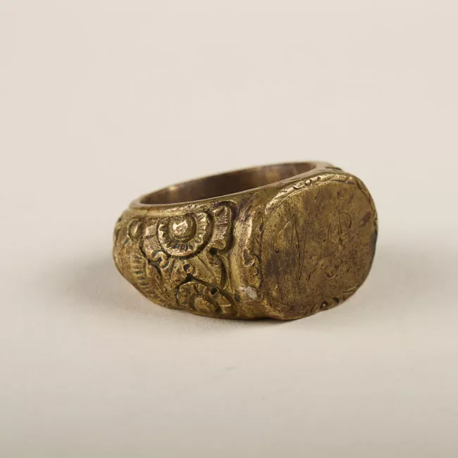 Anillo de Nicolás Pierola
