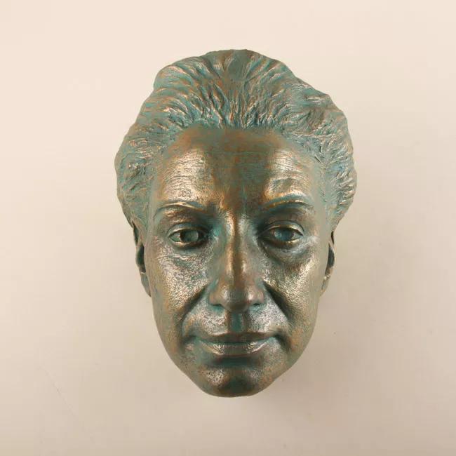 Máscara de Doña Nora López Von Vriessen