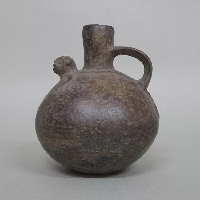 Botella (arqueológica y etnográfica)
