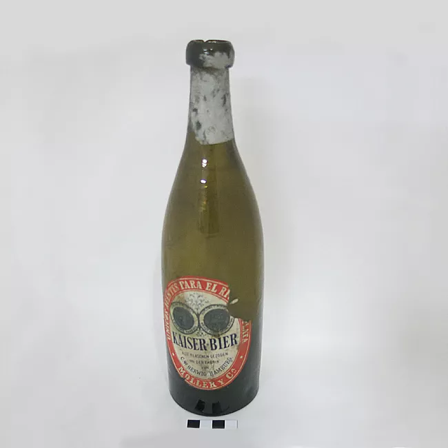Botella de cerveza Kaiser