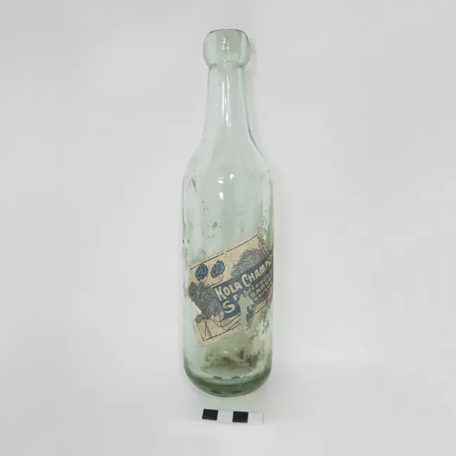 Botella de Kola Champa