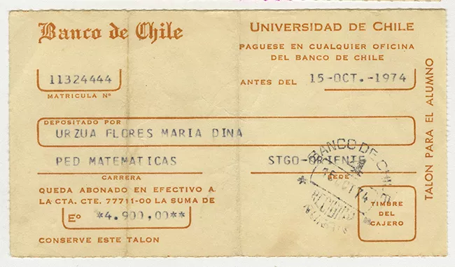 Comprobante de pago de María Urzua Flores. Universidad de Chile. Octubre 1974