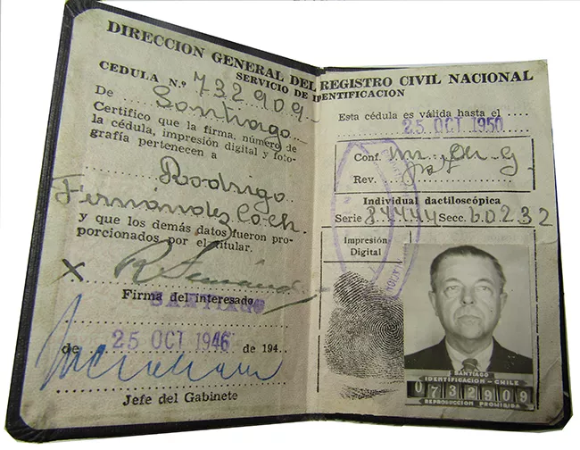Cédula de identidad de Rodrigo Fernández Coch