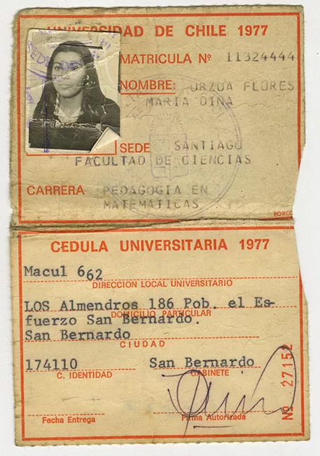Cédula Universitaria de María Urzua Flores. 1977