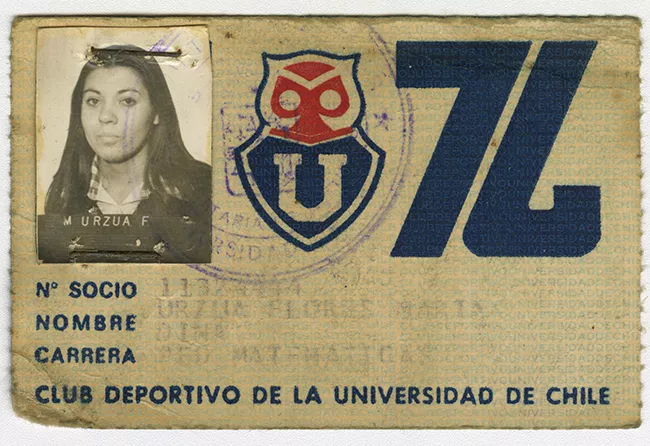Carnet socio de Club Deportivo Universidad de Chile. Maria Urzúa 1976