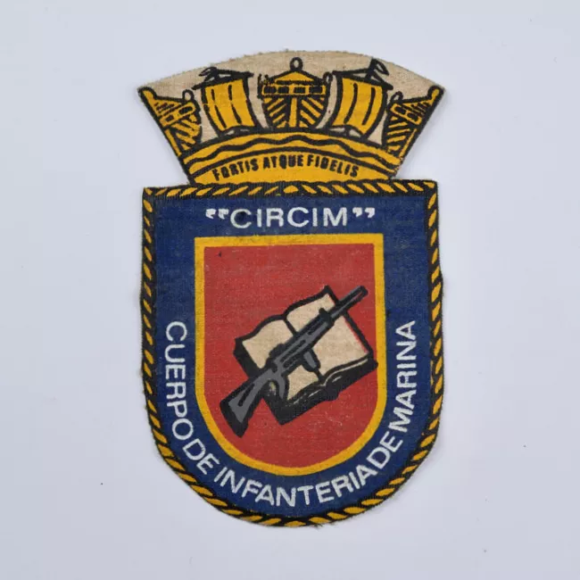Insignia (artefacto de identificación)