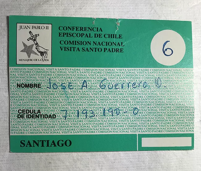Tarjeta de acreditación comisión visita Juan Pablo II