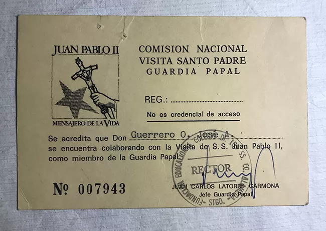 Tarjeta de acreditación comisión visita Juan Pablo II