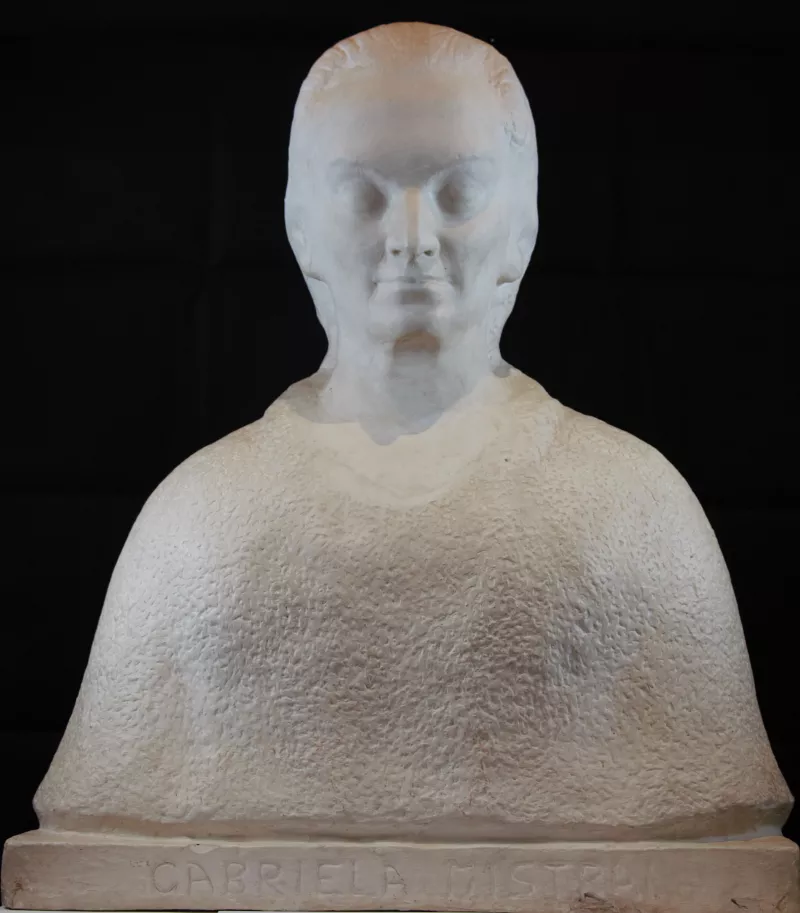 Busto de Gabriela Mistral 
