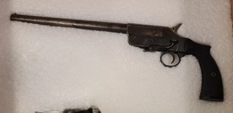 Pistola