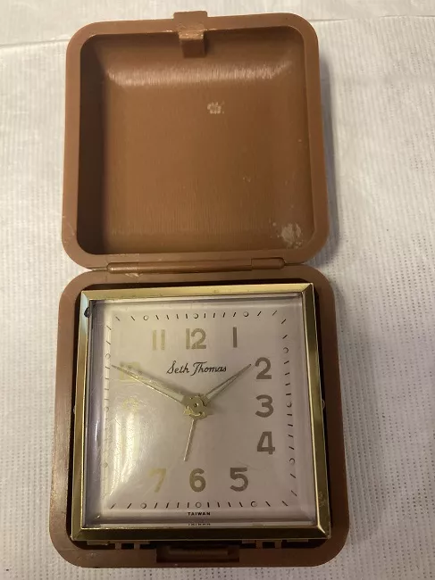 Reloj de viaje