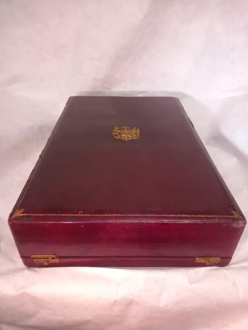 Estuche con el Escudo de Chile