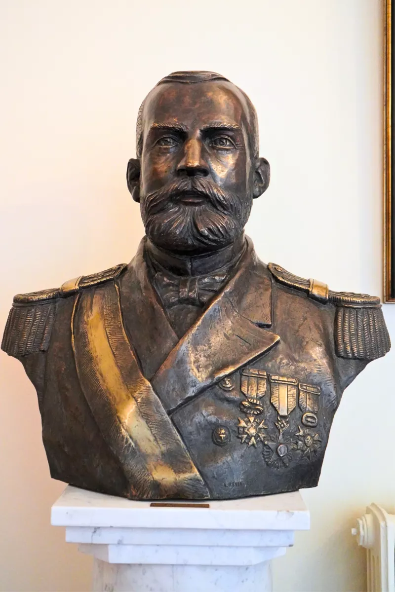 Busto de don Jorge Montt Álvarez