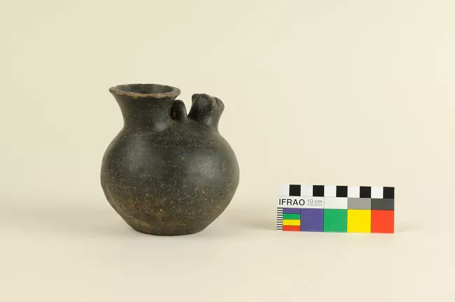 Botella (arqueológica y etnográfica)