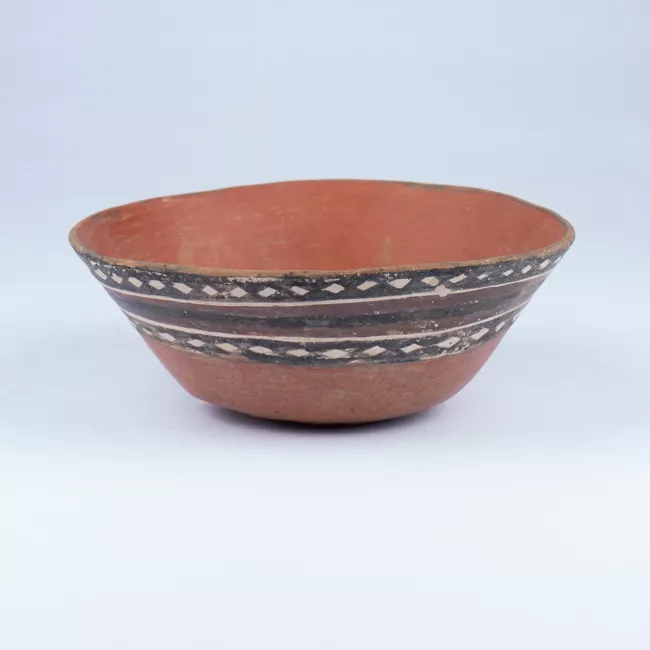 Plato campanuliforme (arqueológico)