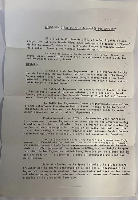 Díptico y carta sobre Museo Municipal de Los Tajamares del Mapocho