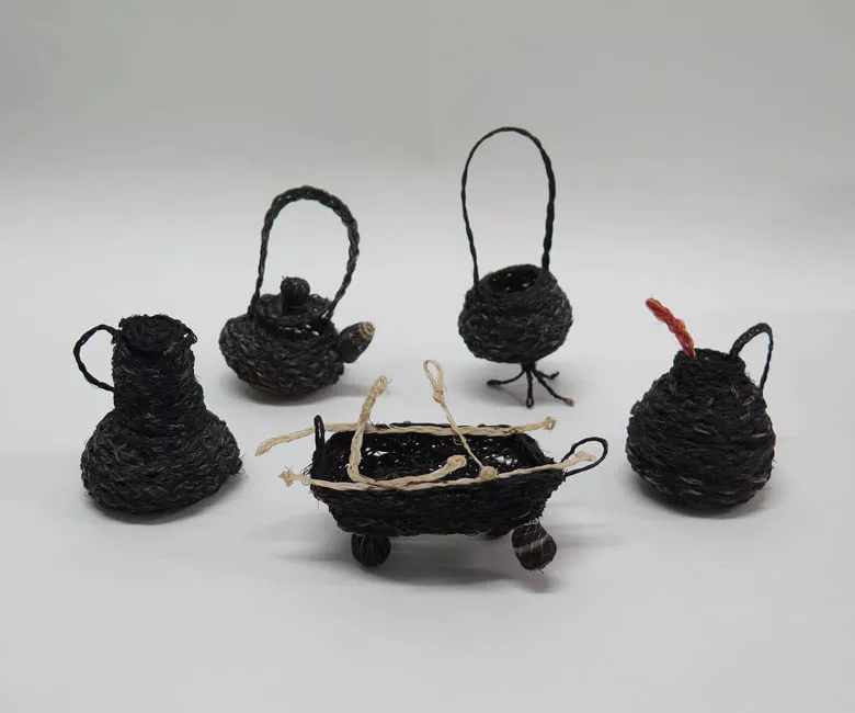 Conjunto de brasero, tetera, tacho, mate con bombilla y olleta