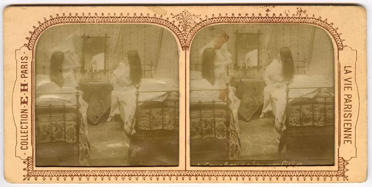 Dos mujeres en su habitación