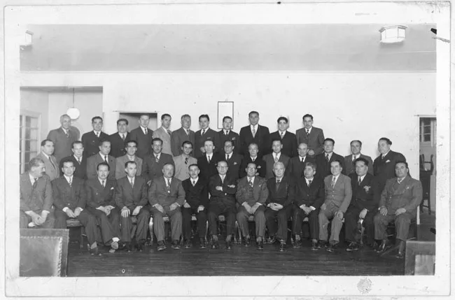 Retrato de grupo de hombres