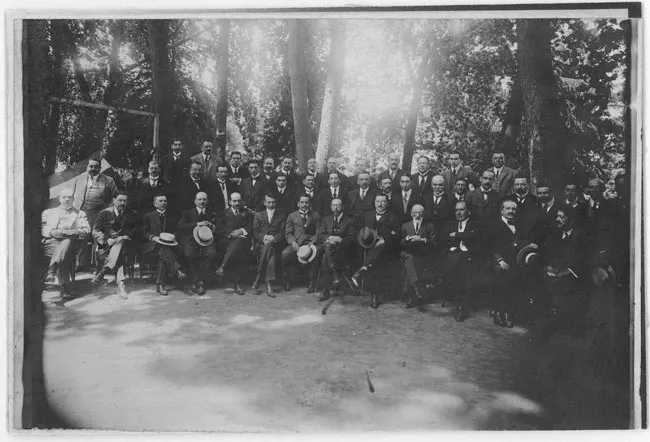 Hombres en una hacienda