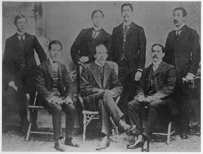 Grupo de hombres