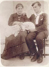 Ivo Antonina y Sra. Junto a su hija Kalcina