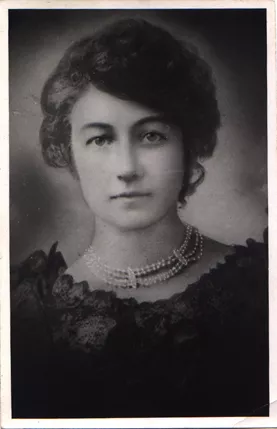 Retrato de Ema Laiseca de Adams