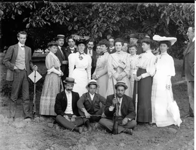 Mujeres y hombres en el campo