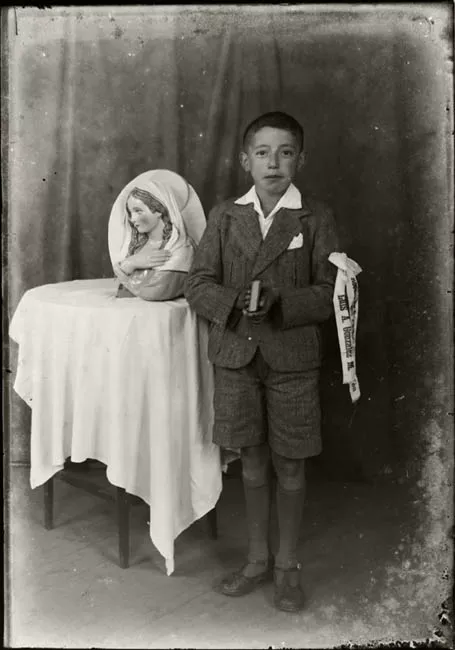Luis A. González M. celebrando su Primera Comunión