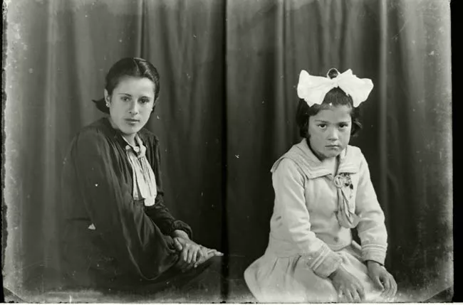Dos retratos femeninos