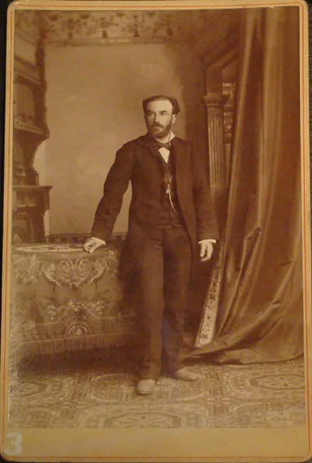 José Menéndez