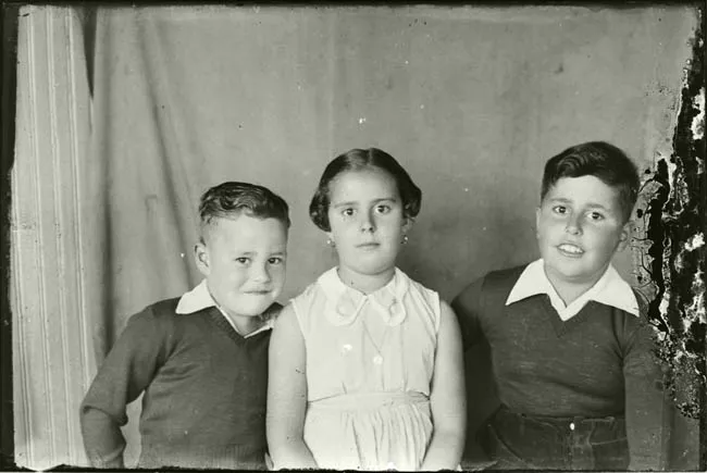 Retrato de tres niños