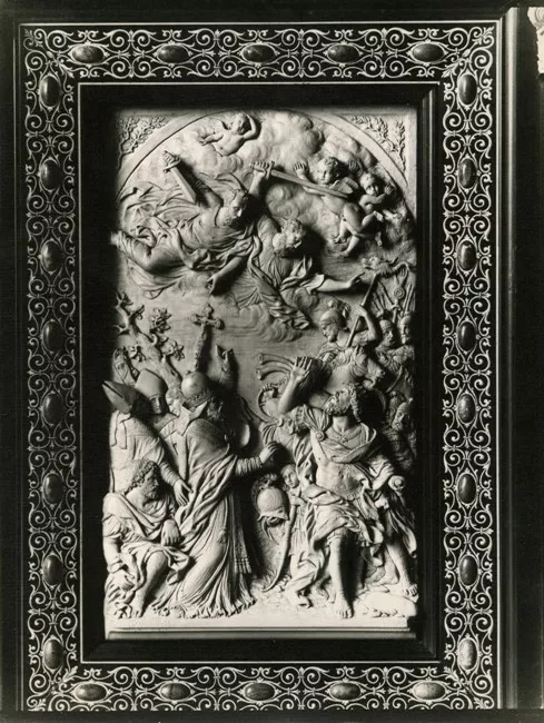 Relieve, Detalle de un Mueble