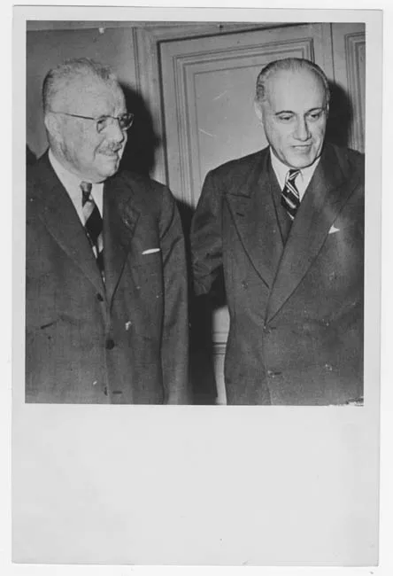 Don Jorge Alessandri Rodríguez junto a Señor Ibañez