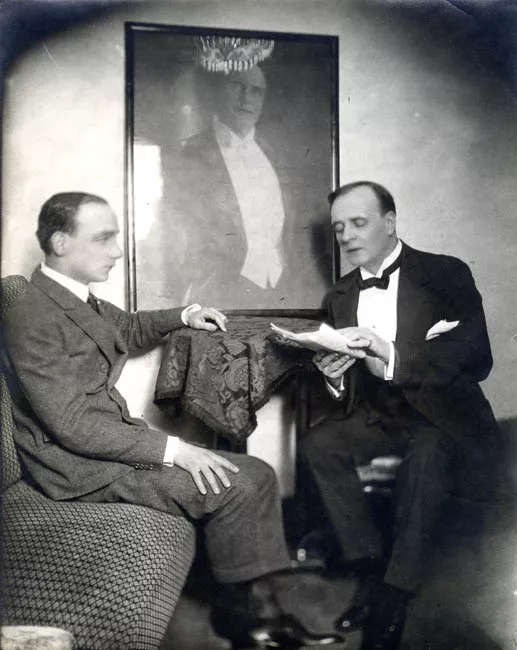 Eugenio Orrego Vicuña junto a Enrique Borrás Oriol
