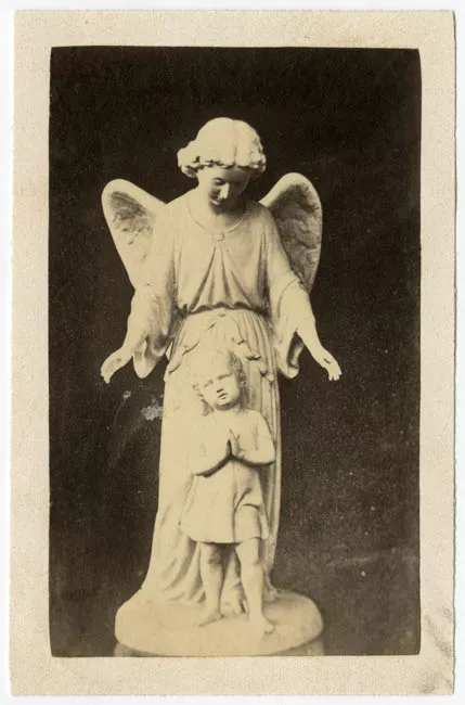 Ángel y niño
