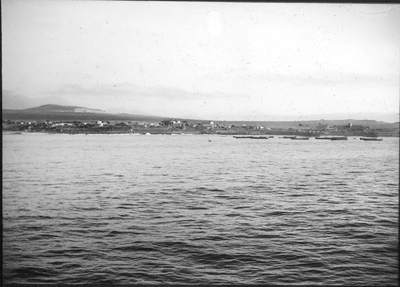 Paisaje de puerto desde el mar