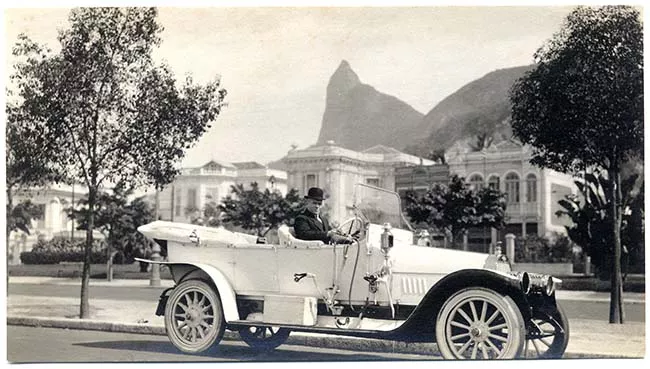 Teodoro Kuhlmann Steffens en automóvil