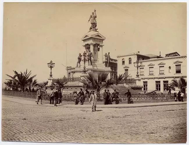 Monumento a los Héroes de Iquique