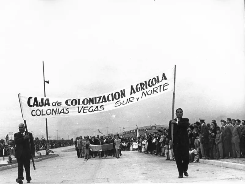Desfile de la Caja de Colonización Agrícola