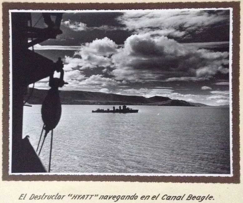 Destructor Hyatt en el Canal Beagle