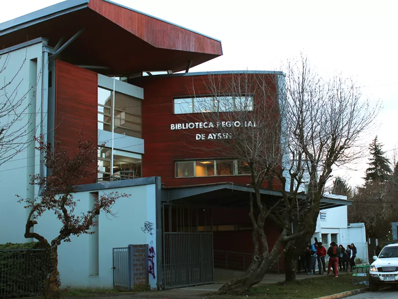 052 BC1, Biblioteca Regional Regional de Coyhaique