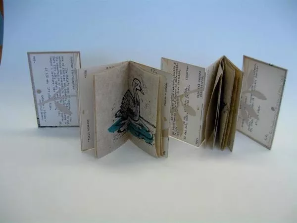 Build  [realia] Lauren Faulkenberry.
