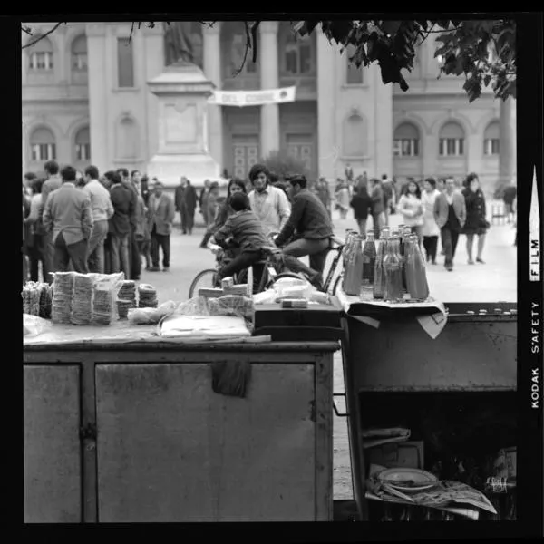 Quinta Normal : [Trabajadores el cobre reunidos] [fotografía] Armindo Cardoso.